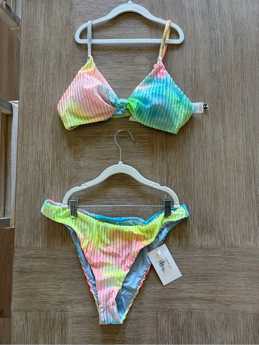 Dippin Daisys, Knot-Front Multicolor Gradient Bikini - Pink & Aqua - Picture 5 of 16